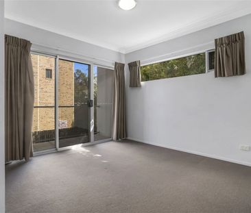 Spacious Ground Floor 2 Bedroom Apartment with Large Balcony plus P... - Photo 3