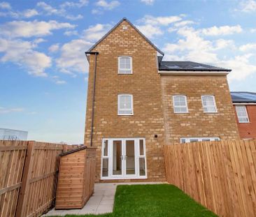 3 bedroom townhouse to rent - Photo 1