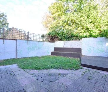 Hainault Street, London, SE9 - Photo 5