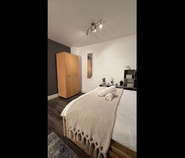 Studio Flat, Queens House, S1 - Photo 5