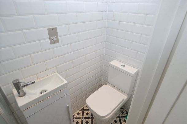 property to rent High Street, Wivenhoe, Colchester, Essex, CO7 - Photo 1