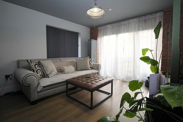 2 bedroom ground floor flat to rent - Photo 1