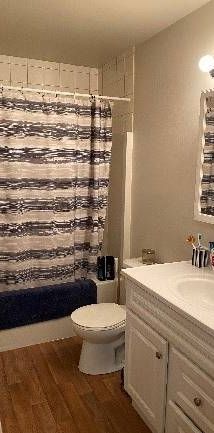 CLEAN AND CLASSY ONE BEDROOM SUITE IN HOUSE - Photo 1