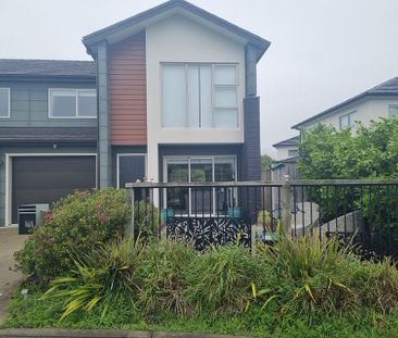 Modern 3-Bedroom Home to rent in Aotea, Porirua - Photo 1