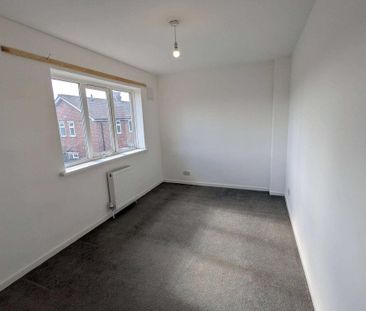 2 bedroom semi-detached house to rent - Photo 3