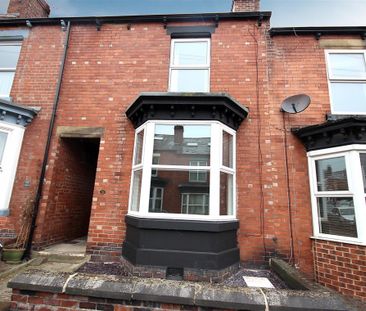 3 Bedroom House - Mid Terrace To Let - Photo 1