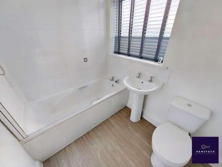 Grimshaw Lane, Middleton, Manchester, M24 - Photo 3