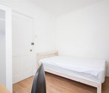 4 bedroom terraced house to rent - Photo 5