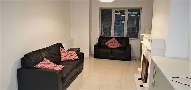 Seven Oaks, Dublin - Photo 1