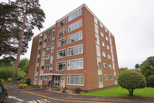 A 1 Bedroom Flat in Charlton Kings GL53 9BQ - Photo 1