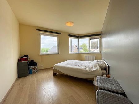 Instapklaar appartement met 2 slaapkamers, 2 terrassen & autostaanplaats te Egem! - Photo 4