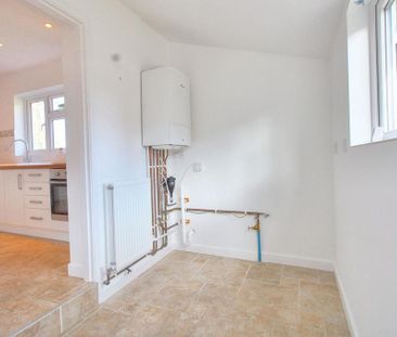 2 bedroom detached bungalow to rent - Photo 5