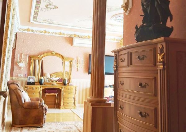 LONG TERM RENTAL. Spacious villa with 6 bedrooms for rent.