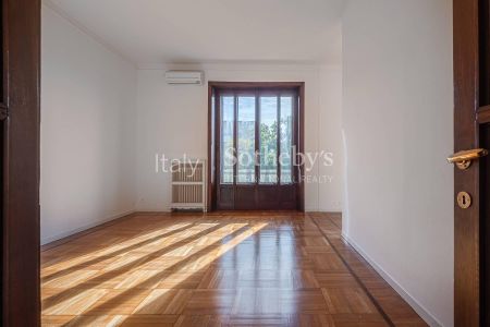 Ampio appartamento di rappresentanza in zona Porta Nuova - Photo 2