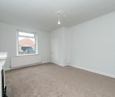 2 bedroom end of terrace house to rent - Photo 3