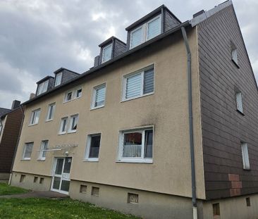 Frisch modernisierte Dachgeschosswohnung mit ca. 62 m² Wohnfläche u... - Photo 1