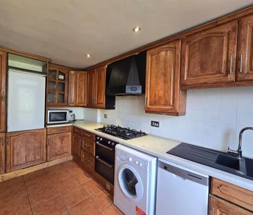Westmoor Gardens, Enfield EN3, London - Photo 2