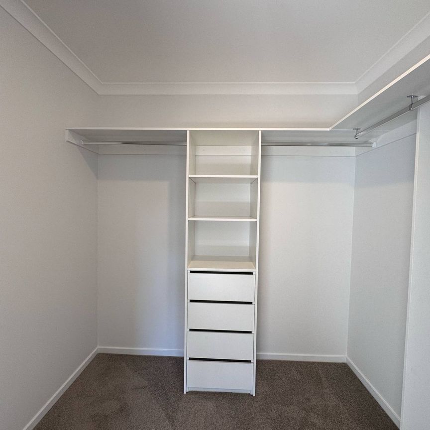Stylish, Brand-New Living in Leafy Mount Evelyn - Photo 1