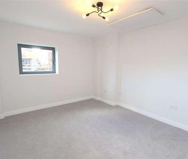 London Road, Hadleigh, Benfleet, Essex, SS7 - Photo 2
