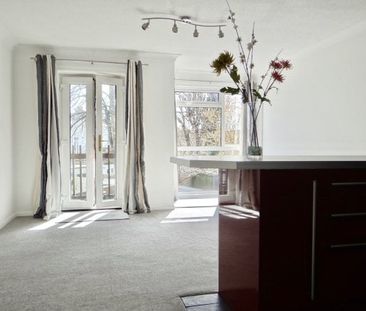 Bush Street East, Southsea - Photo 1