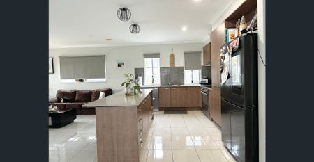 Light-Filled Living with Quality Finishes Throughout! APPLICATIONS NOW OPEN - Photo 5