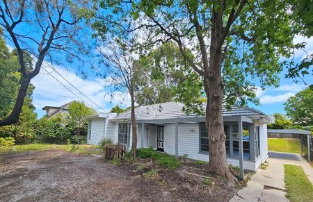 Newly Renovated Family Home with Standalone Office in the Heart of Blackburn - Photo 2