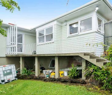 Large family home in great location - Photo 1