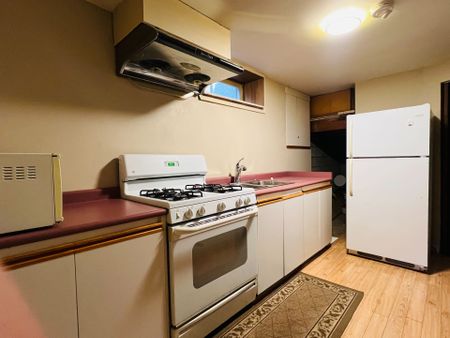 For Lease - 403 Denlow Avenue Unit# Basement, Hamilton, Ontario - Photo 5