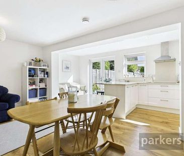 Pensclose, Witney, Oxfordshire, OX28 - Photo 4