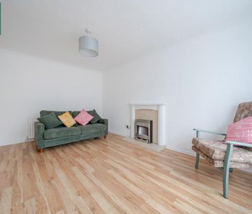 3 bedroom end of terrace house to rent - Photo 1