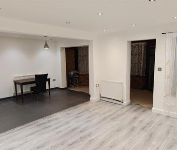 4 bedroom property to rent - Photo 3