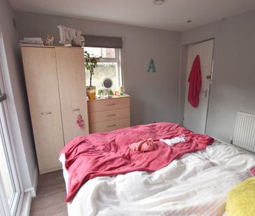 2 Bedroom Ground Floor Flat - Photo 5