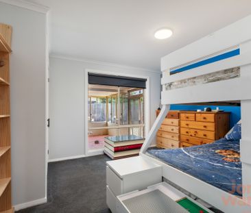 10 Maloney Street, Queanbeyan West NSW 2620 - House For Rent | Domain - Photo 4