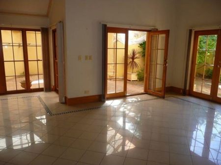 North Adelaide - Photo 3