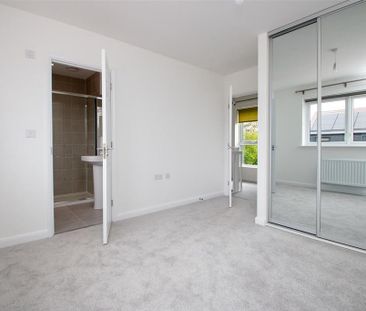 3 bedroom semi-detached house to rent - Photo 3