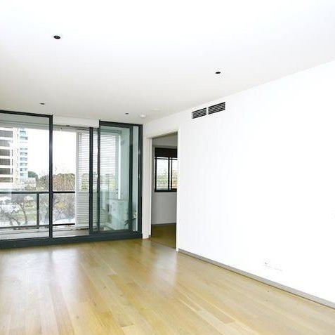 2 BEDROOM IN GREAT LOCATION - Photo 1