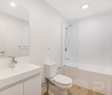 "Modern 2-Bedroom Apartment with Secure Parking in Wentworthville" - Photo 6