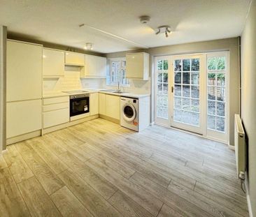 3 bedroom semi-detached house to rent - Photo 5