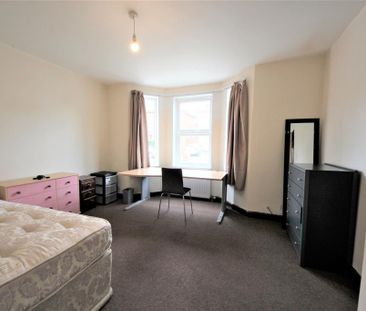 5 bedroom detached house to rent - Photo 5