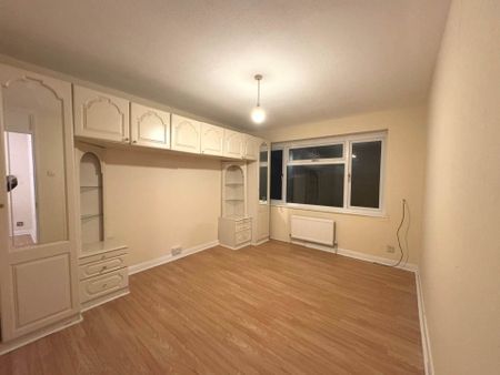 Guide Price £2,350 pcm - Available Now - Part Furnished - Photo 5