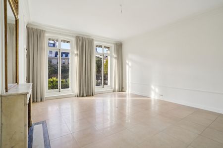 Appartement à louer à Paris 8Ème - Photo 5