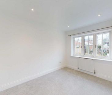 4 bedroom detached house to rent - Photo 4