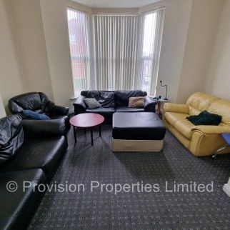 9 Beds in Hyde Park, Leeds - Photo 1