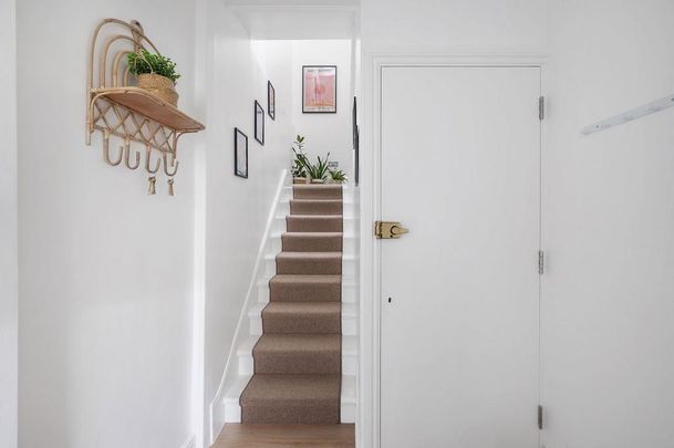 4 bedroom flat to rent - Photo 1