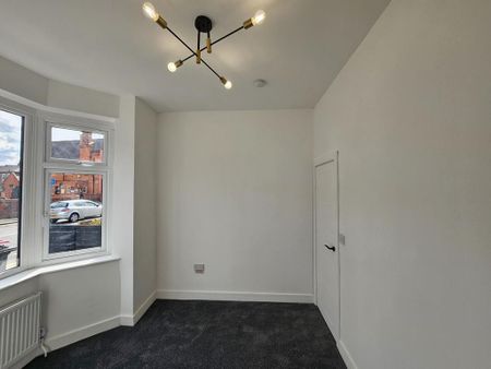 4 bedroom terraced house to rent - Photo 2