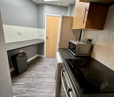 1 bedroom in a house share to rent - Photo 4