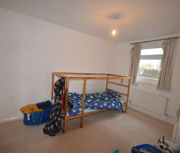 The Avenue, Worcester, KT4 - Photo 2