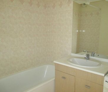 Location Appartement 2 pièces 42m² ST JEAN DE BRAYE 45800 - Photo 6