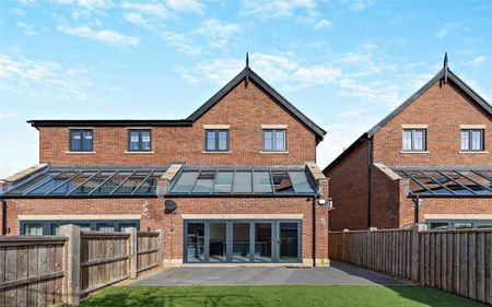 Luxury four-bedroom, three-bathroom (two en suite) semi-detached home, positioned within a quiet cul-de-sac in the sought-after Alderley Park development. - Photo 3