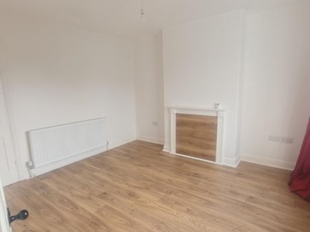 2 bedroom end of terrace house to rent - Photo 4